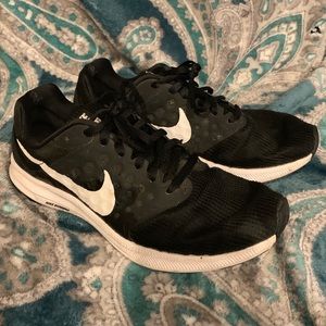 Women’s Nike Downshifter 7 Running Shoes Black 8.5